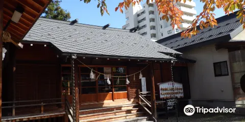胸肩神社