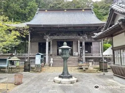 Yakuōji Temple