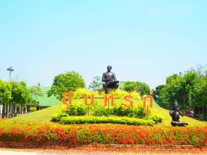 Sunthon Phu Monument