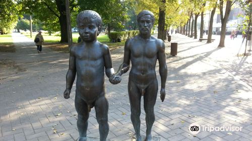 Sculpture "Father and Son"