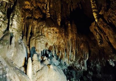 Akkadō Cave