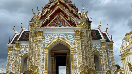 Wat Klang Bang Kaew