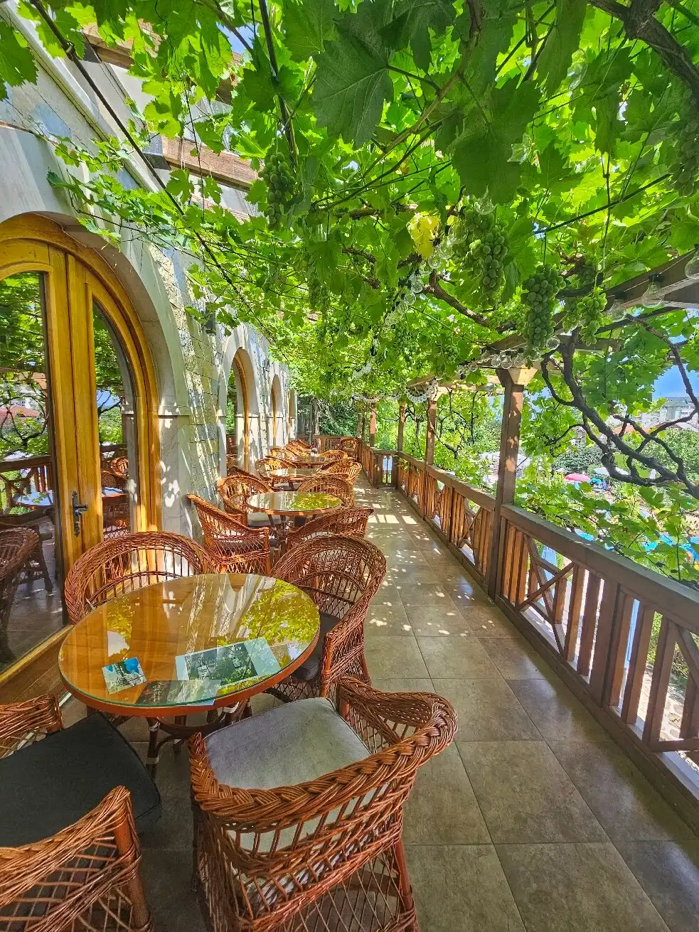 Hotels near Grabak Winery