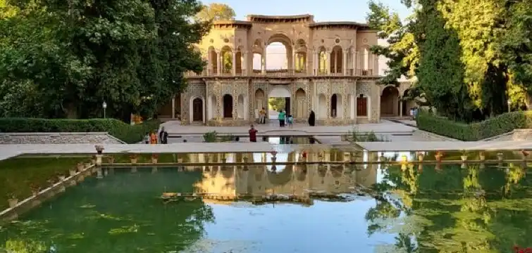 イラン ケルマーンのホテル