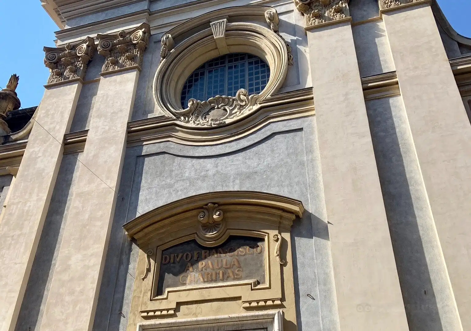 Chapelle Saint-Francois de Paule周辺のホテル