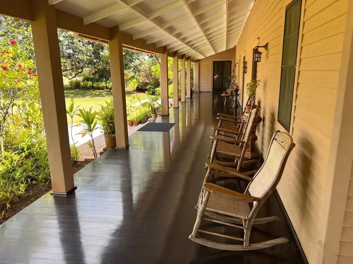 Hotels near Grove Farm Sugar Plantation Museum