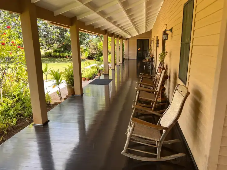 Hotels near Grove Farm Sugar Plantation Museum