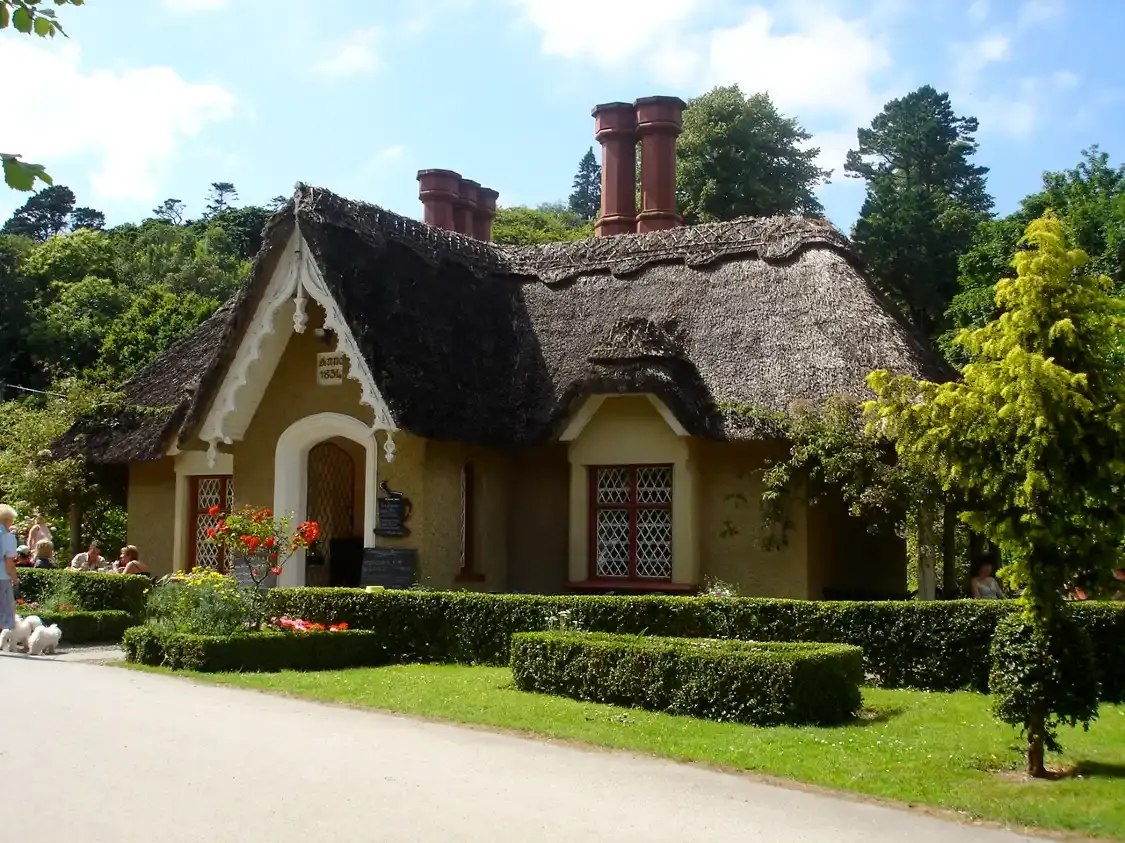 Hotels near Knockreer Estate