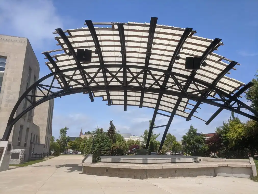 코트하우스 공원 주변 호텔