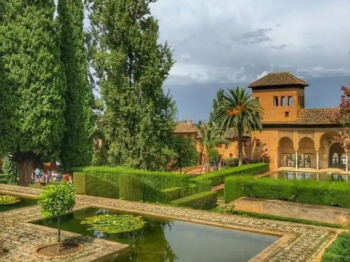 Hotels near Andalucia