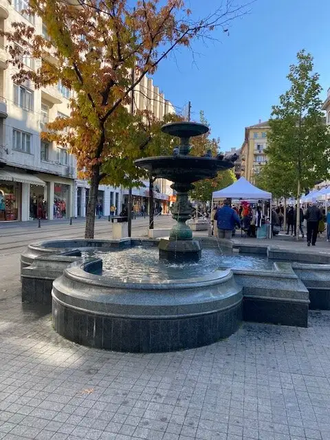 2_Slaveykov Square