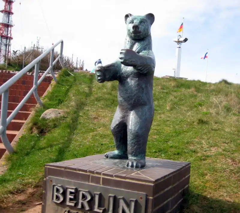 Hotels near Aussichtspunkt Am Berliner Bär