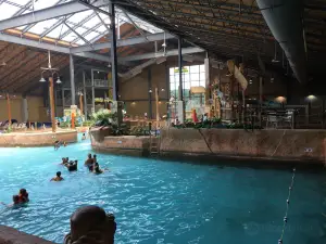 Split Rock Resort Indoor Waterpark