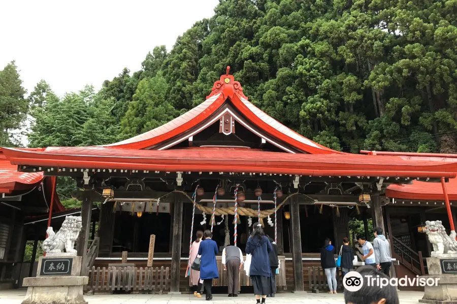 Kanahebisui (Golden Snake Water) Shrine