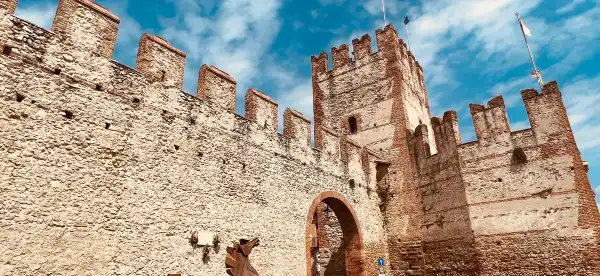 Hotels in Soave