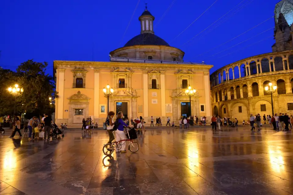 5_Queen's square