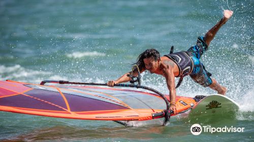 Reef Riders Windsurfing, Kitesurfing & SUP School