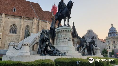 Matthias Corvinus Statue