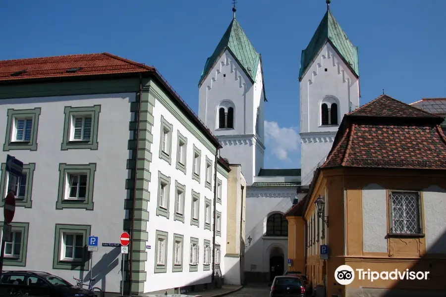 Kloster Niedernburg