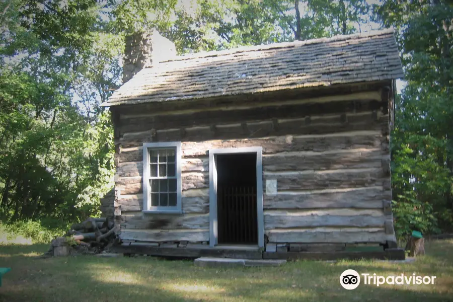 Kinmundy Log Cabin Village