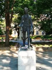 Statue of  Petőfi