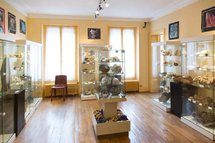 Hotels in Bogny-sur-Meuse