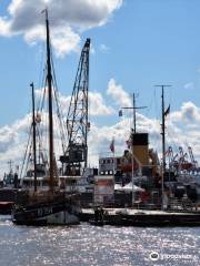 Oevelgönne Museum Harbour