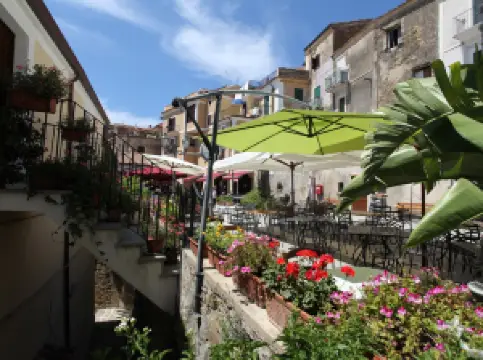 Piazza X Ottobre 1123