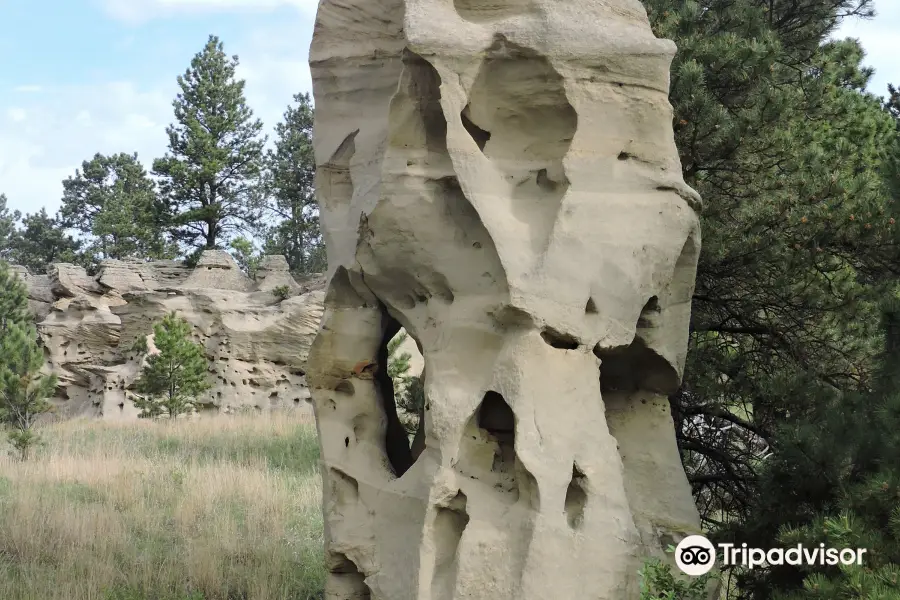 Medicine Rocks State Park