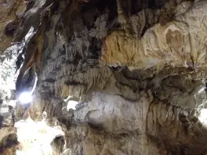 Cave Thais