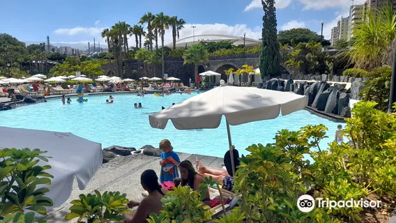 Parque Maritimo Cesar Manrique