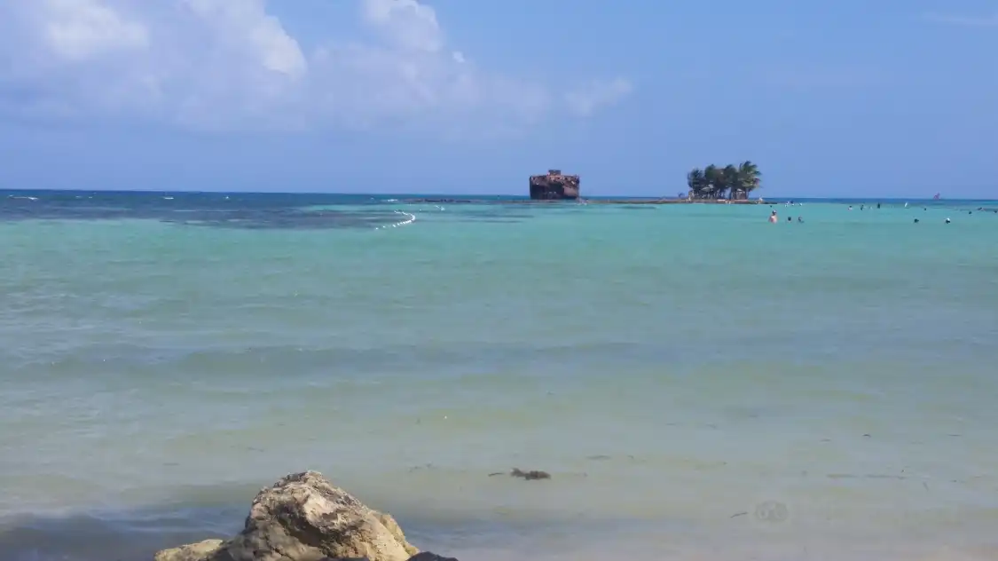 Hotels near Rocky Cay