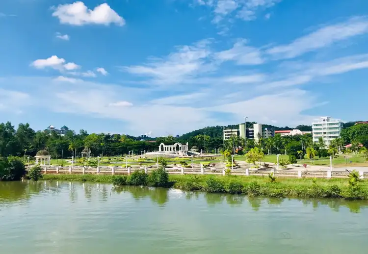 Các khách sạn gần Jubilee Park