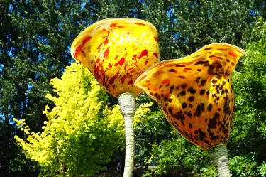 Lava Glass - Glassblowing Studio, Sculpture Garden, Art Gallery, Café