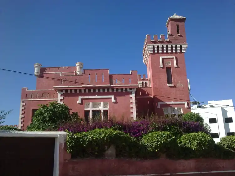 Hotels near Chateau Buisson dit Chateau Rouge
