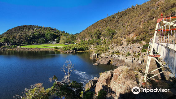Alexandra Suspension Bridge