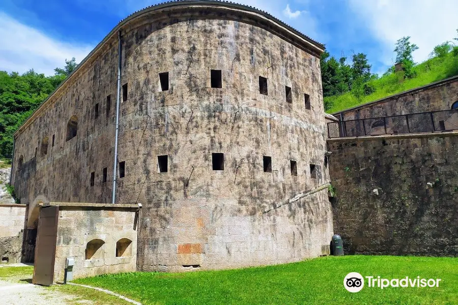 Forte Cadine Bus de Vela