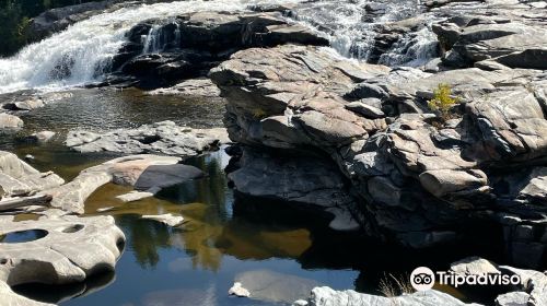 Salmon Falls Parking