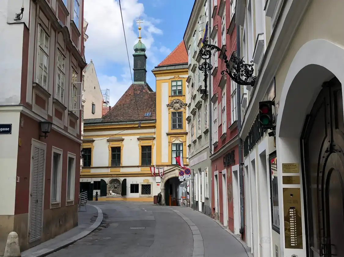 Hotels near Heiligenkreuzerhof