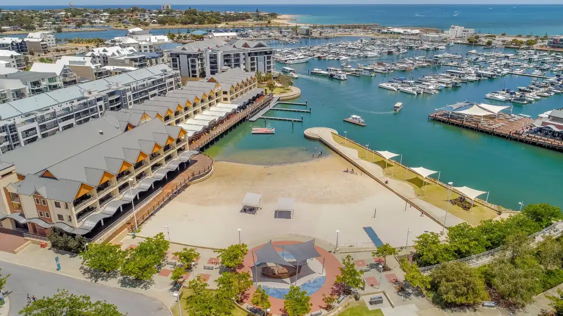 Hotels near Dolphin Quay