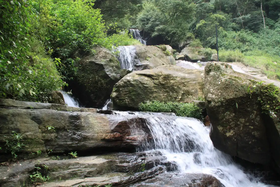 Hotels near Ramboda Falls