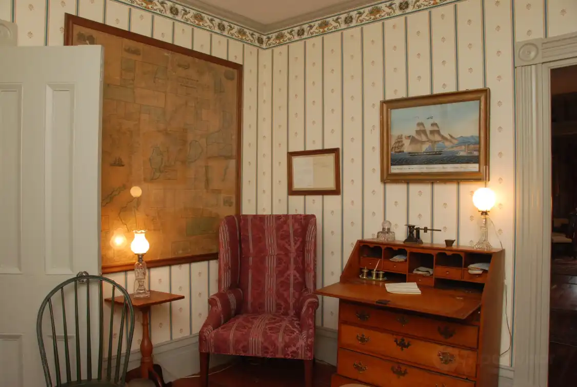 Captain Bangs Hallet House Museum附近的飯店