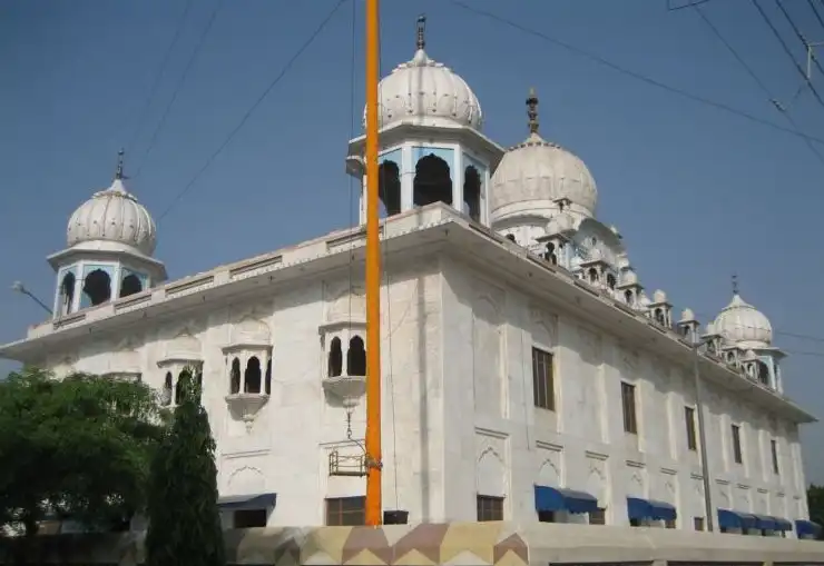 Hotels near Gurudwara Manji Sahib