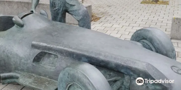 Denkmal Juan Manuel Fangio