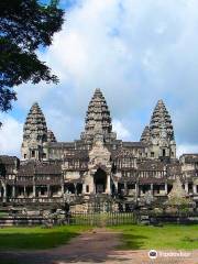 Guiding Cambodia (Classic & Luxury Tours)