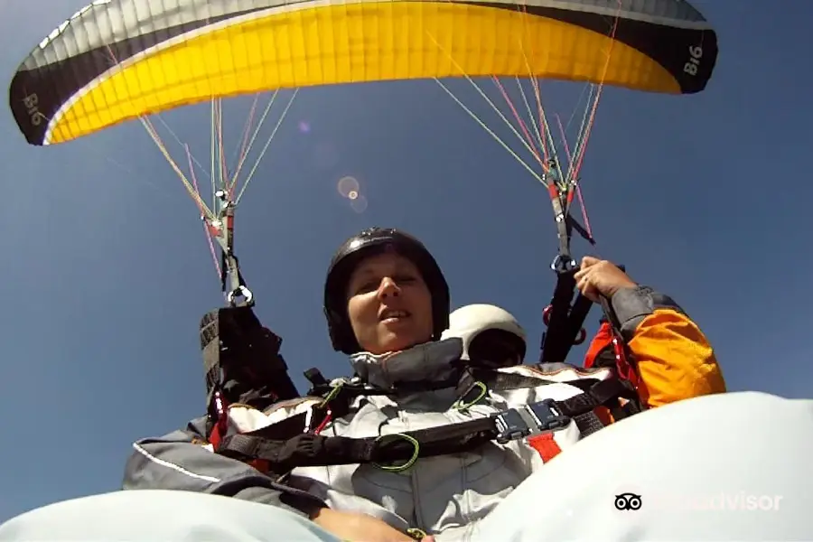 Gravity Paragliding