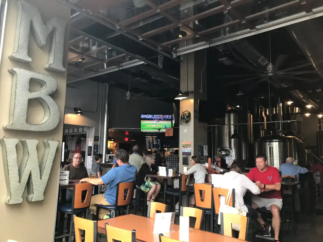 Hotel dekat Municipal Brew Works