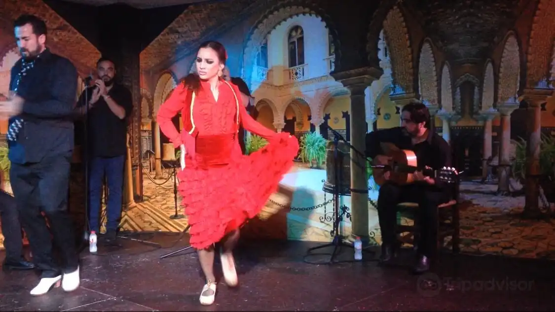 Hotels near El Embrujo Tablao de Flamenco