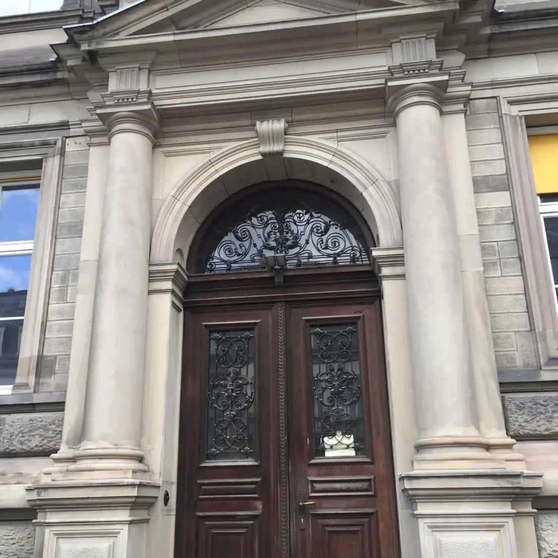 Hotels near Musee de Mineralogie