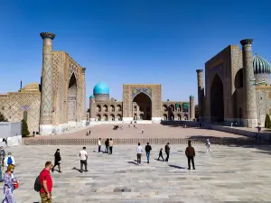 Piazza Registan
